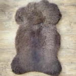 Dekorations und Sitz Fell heimelig naturbraun (organisch)