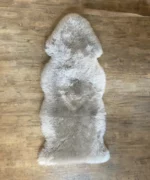 Dekorations- und Sitz Fell Merino verlängert mit Fuss schlicht in naturweiss und platin – Bild 2