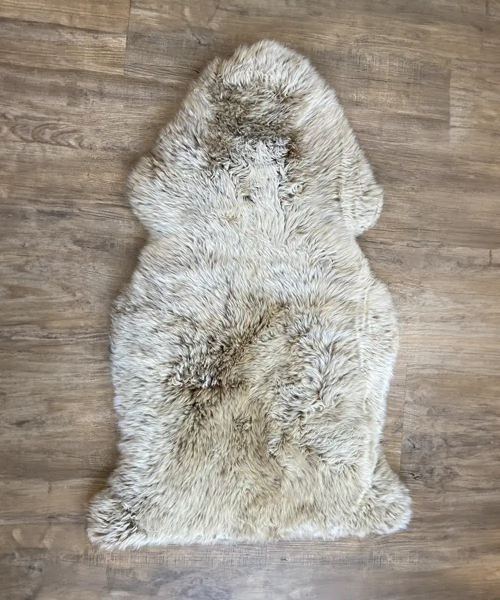 1020909956 Dekorations und Sitz Fell Merino natürlich cappuccino Dekorations und Sitz Fell Merino natürlich cappuccino – Bild 1