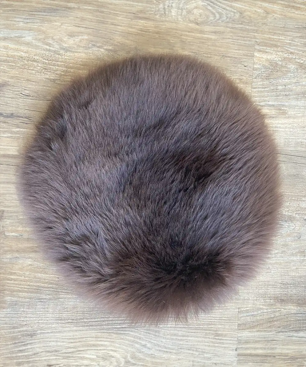 1400383812 Sitzauflagen Merino kuschlig rund naturbraun Sitzauflage Merino kuschlig rund Ø 40 cm naturbraun, golden, weiss heimisch – Bild 1