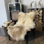 Dekorations und Sitz Fell einzigartig geflammt (organisch) – Bild 2