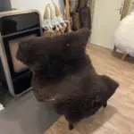 MEGA Fell - Merino Bock big brown bear – Bild 2